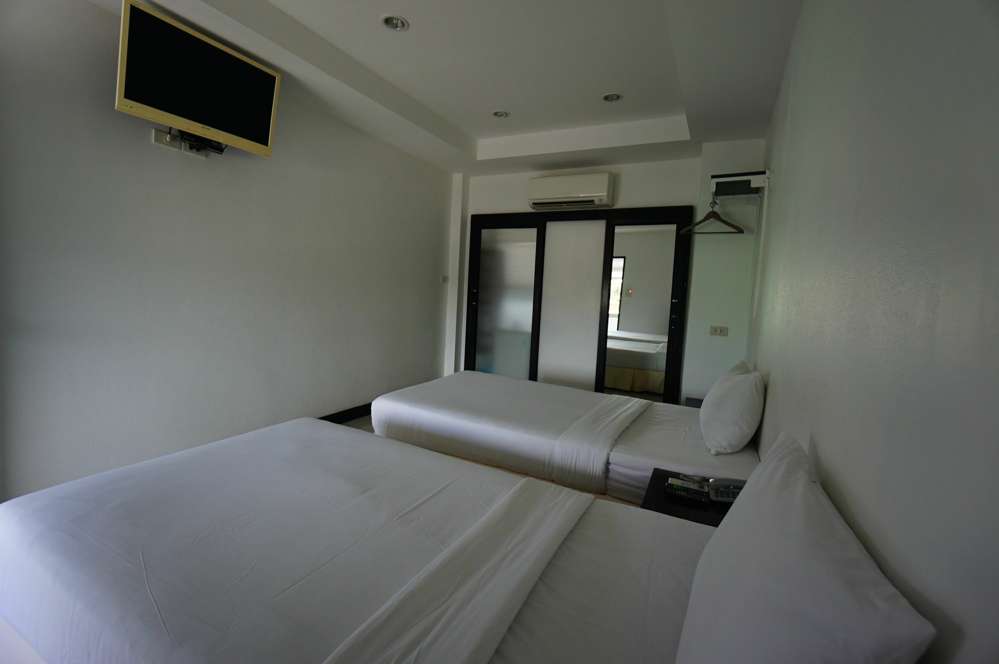 The Auto Place Phuket Exterior photo